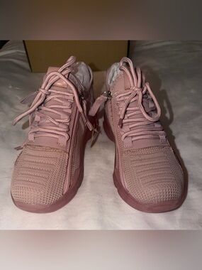NWT Steve Madden Adaptive Maxima Zipper Sneakers  blush pink AMAXIMA PINK - 3.0C